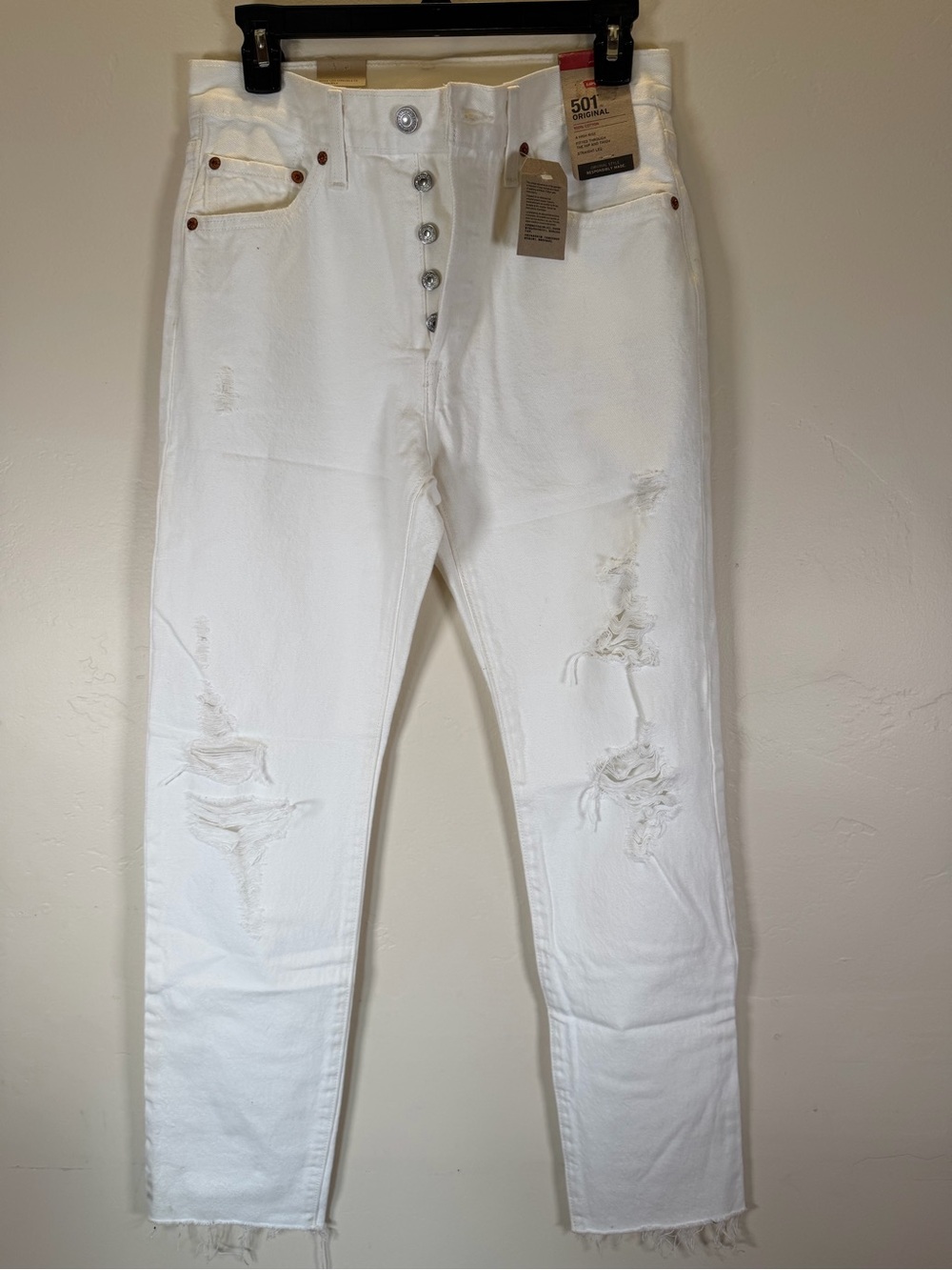 Levi’s 501 Original White Distressed Jeans 🤍